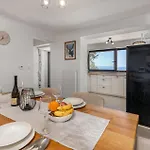 Prázdninový dům In With Wifi